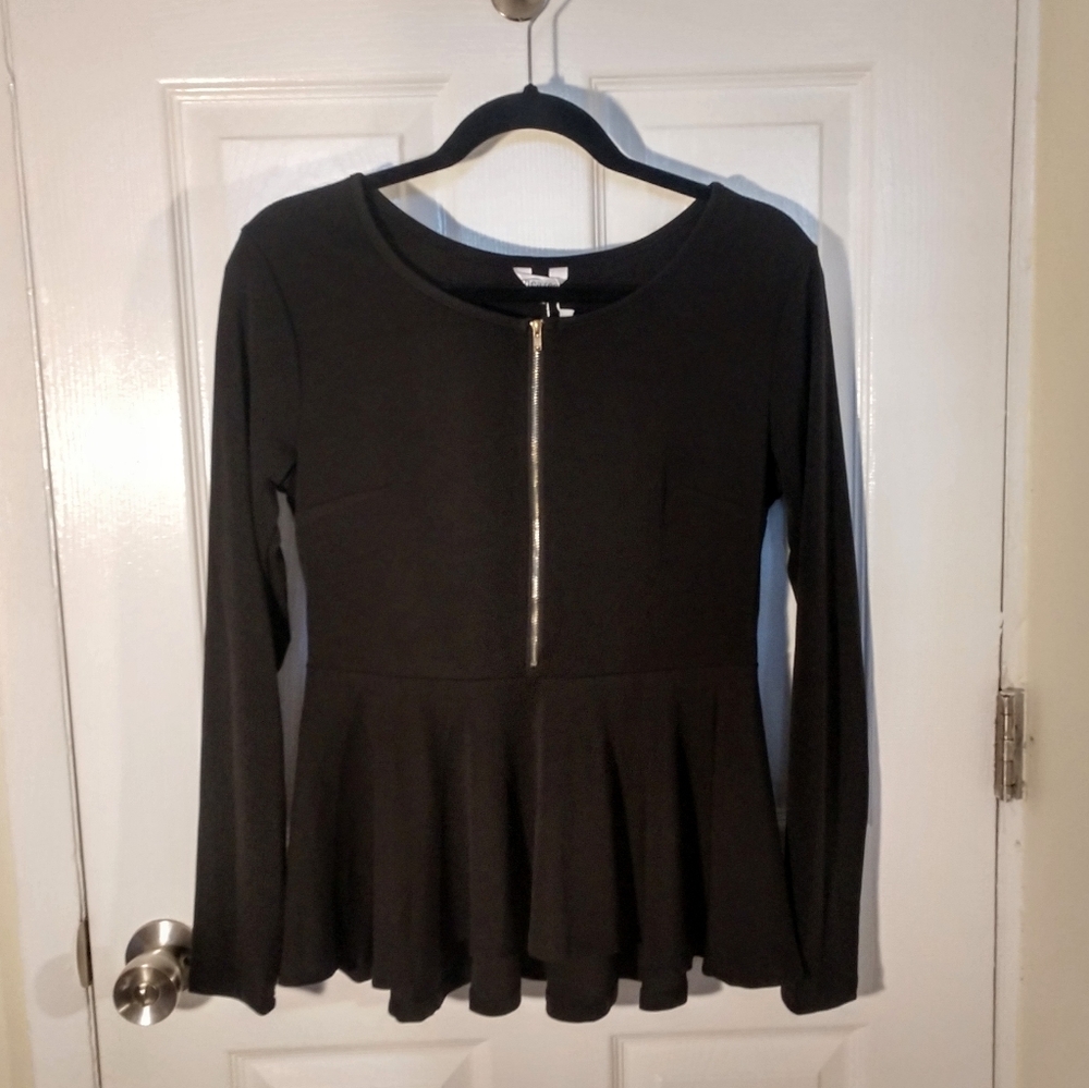 Black Long Sleeve - Flare Waist - Gold Zip